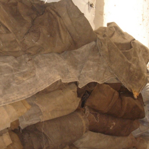 Stapel LKW Tarp Ein Stapel LKW Tarp Planen
